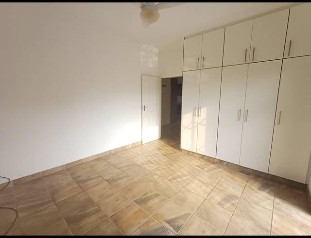 2 BEDROOM HOUSE TO LET IN WATERFALL